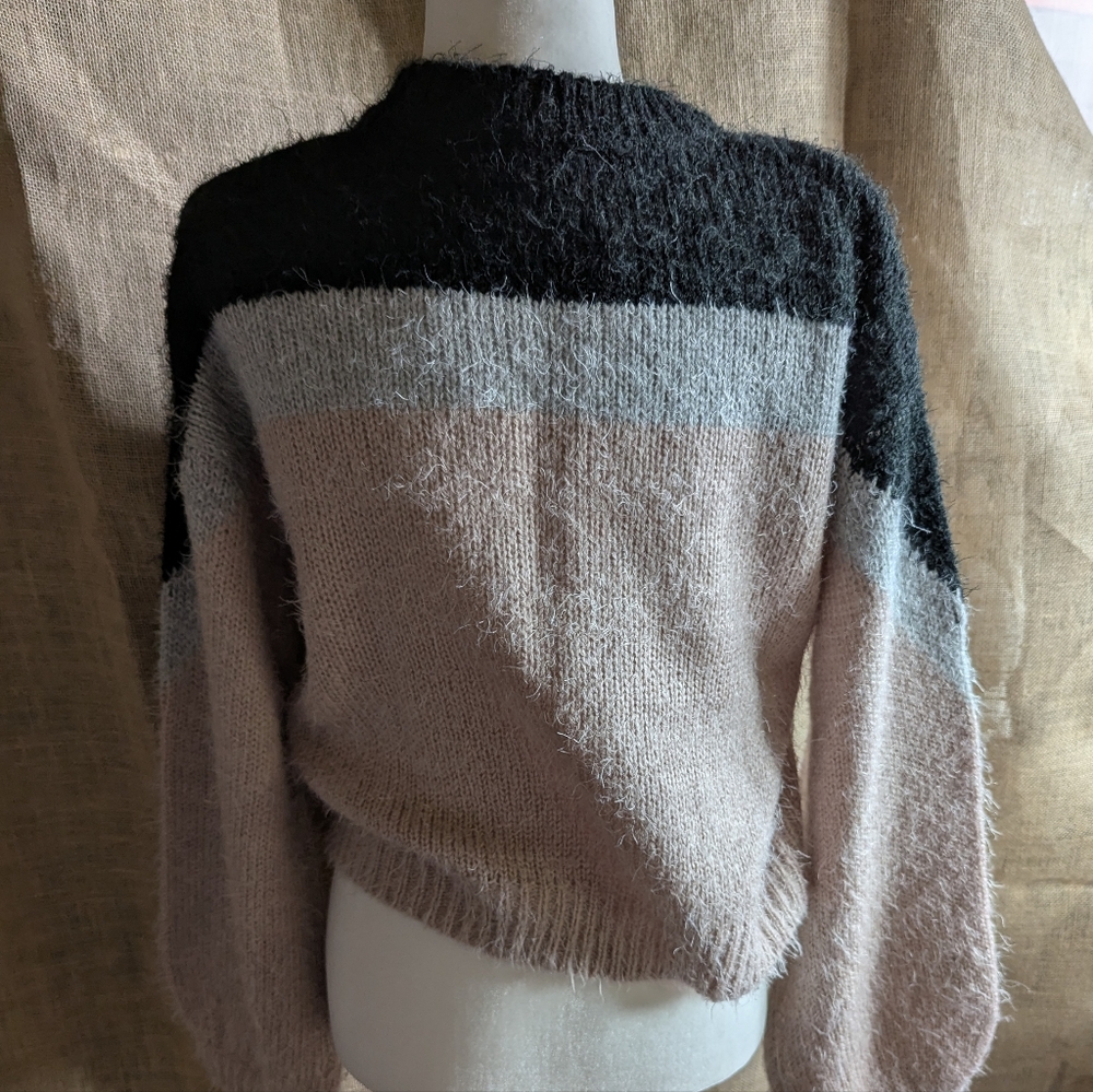 LUSH | Color Block Sweater - Picture 4 of 8